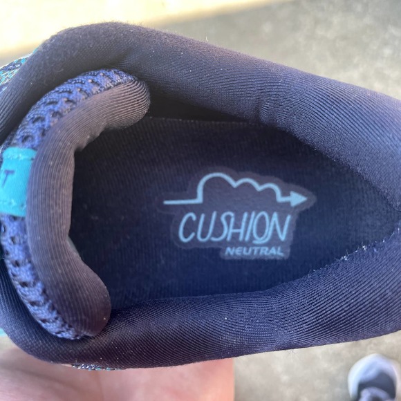 Brooks Ghost Running Shoes Women's 9 - Picture 2 of 8